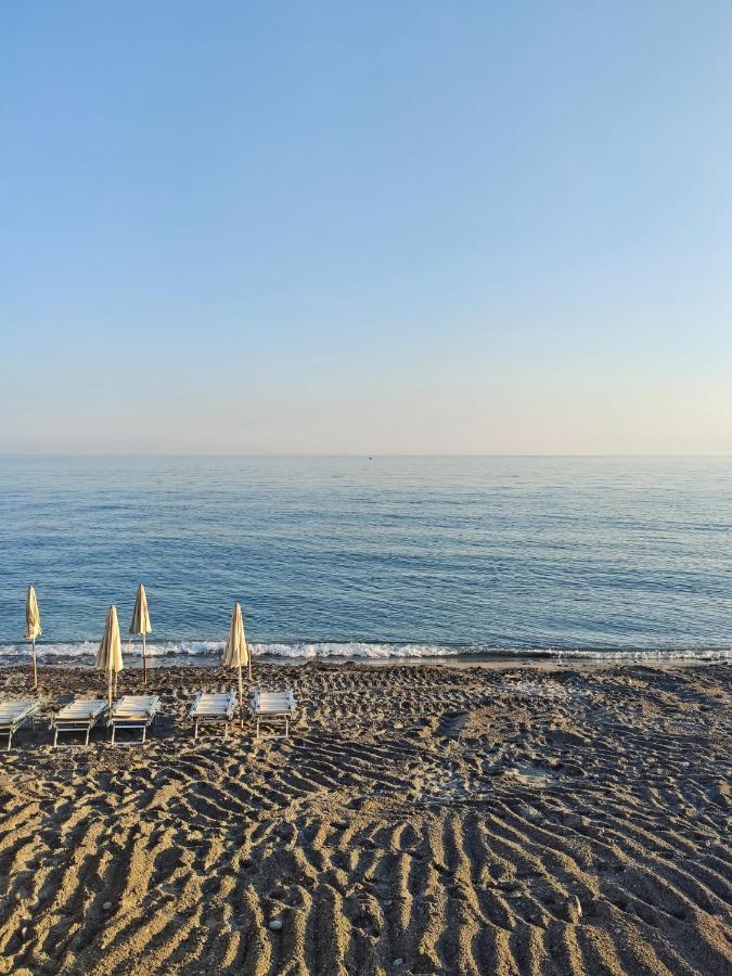 Casa Mare D'Arancio Apartment บอร์ดิเกรา ภายนอก รูปภาพ